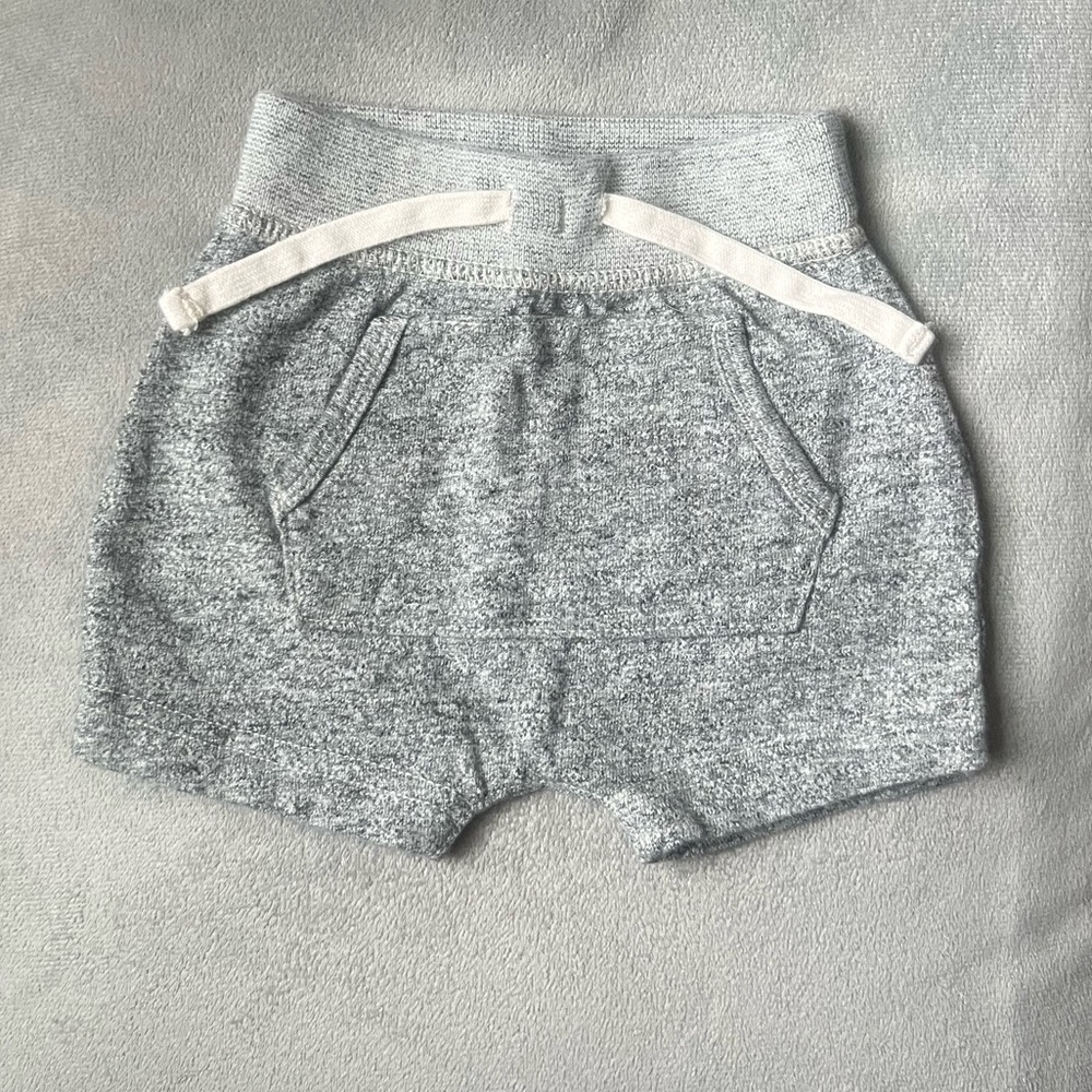 Baby Gap grey marled kangaroo pouch shorts EUC 3-6 months.